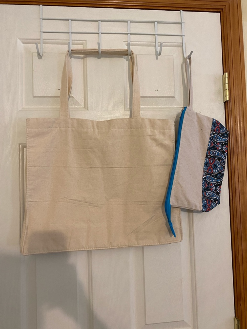 Hairstylist Canvas Tote Bag with Paisley Trim - Beige and Blue - Picture 3 of 5